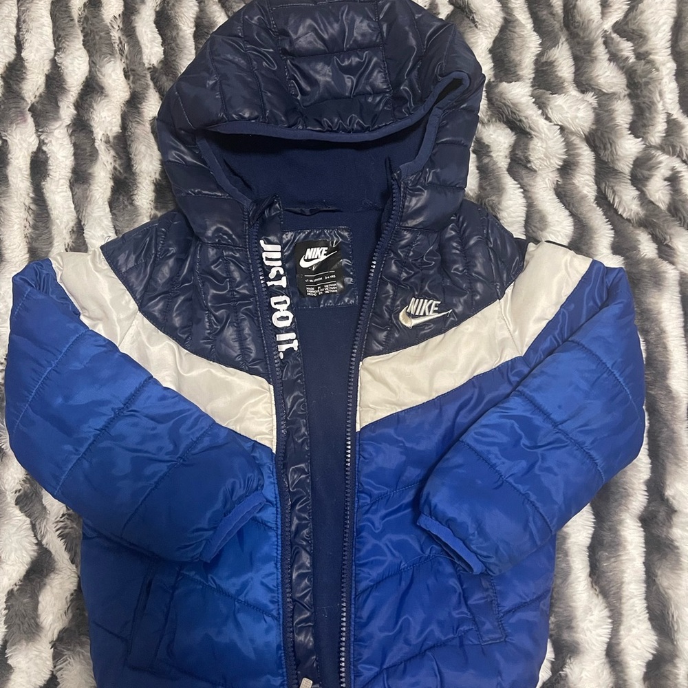 Nike Kids Navy and Blue Puffer Jacket